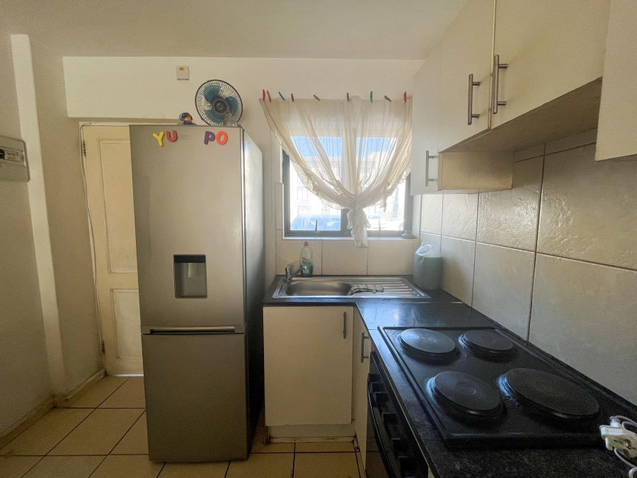 2 Bedroom Property for Sale in Maitland Western Cape